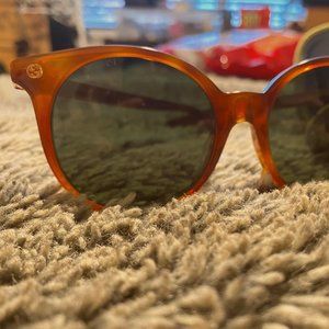 Gucci Sunglasses - GG0091SA - Super Cute!